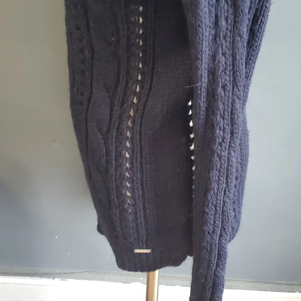 Gilly Hicks woman's blue cable knit vneck pullover sweater size M - Picture 6 of 12